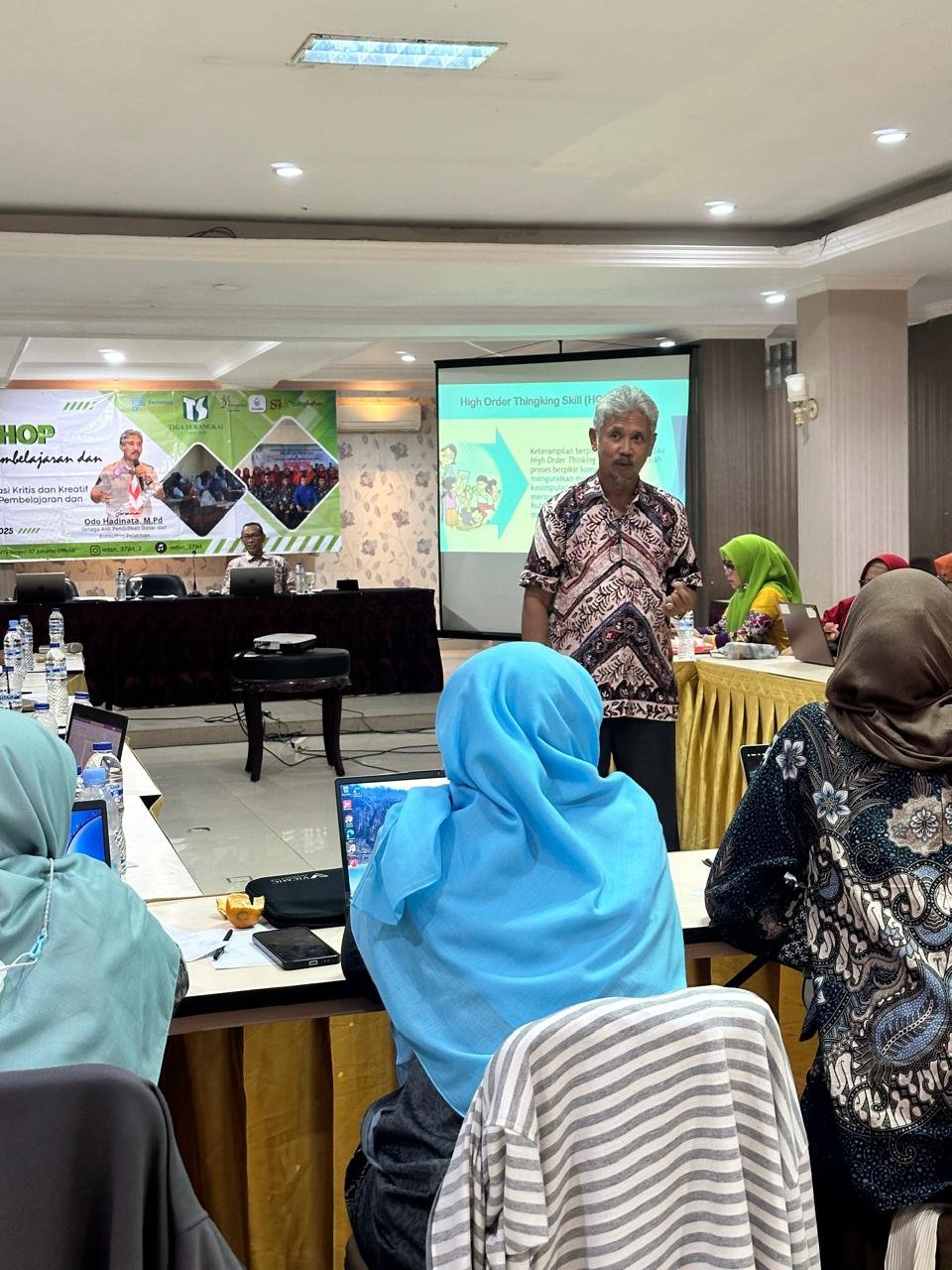 Implementasi Pembelajaran Dan Penilaian Hots